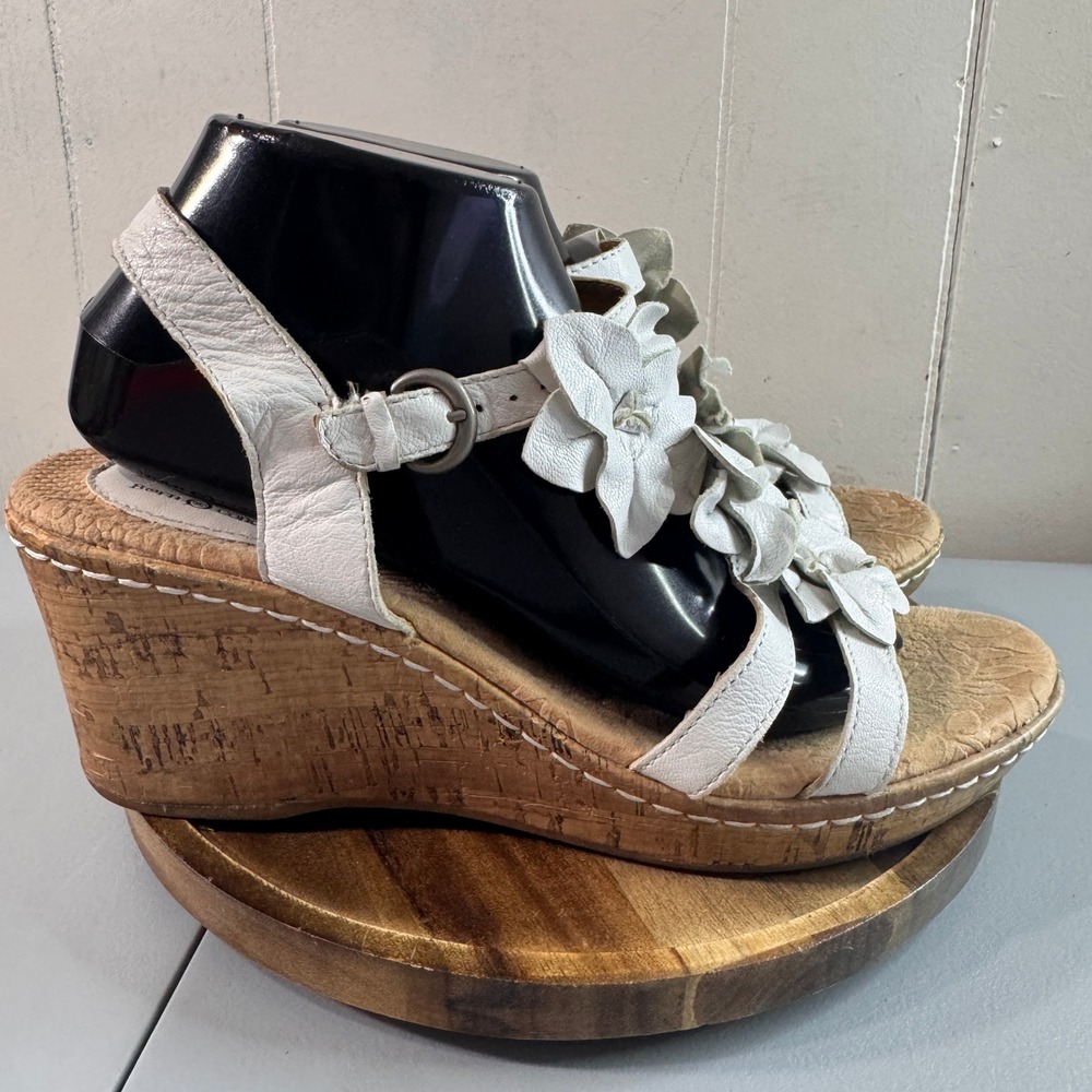 b.o.c. Born Concept Floral Wedge Sandals Womens 9 White Good Cork Ankle Strap